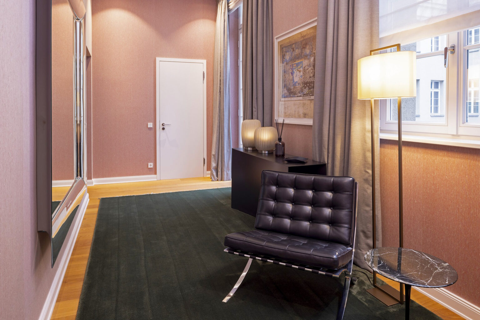Entrance area of the Heritage Presidential Suite at THE WELLEM Hotel Düsseldorf
