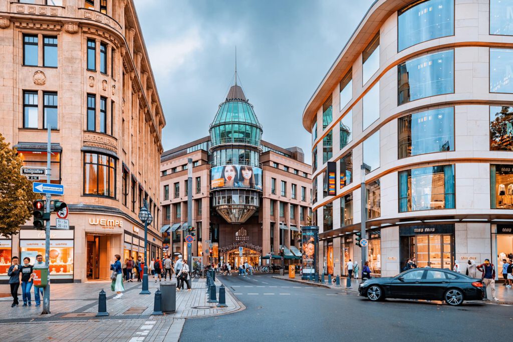 Luxus Shopping auf der KÖ am Hotel THE WELLEM in Düsseldorf