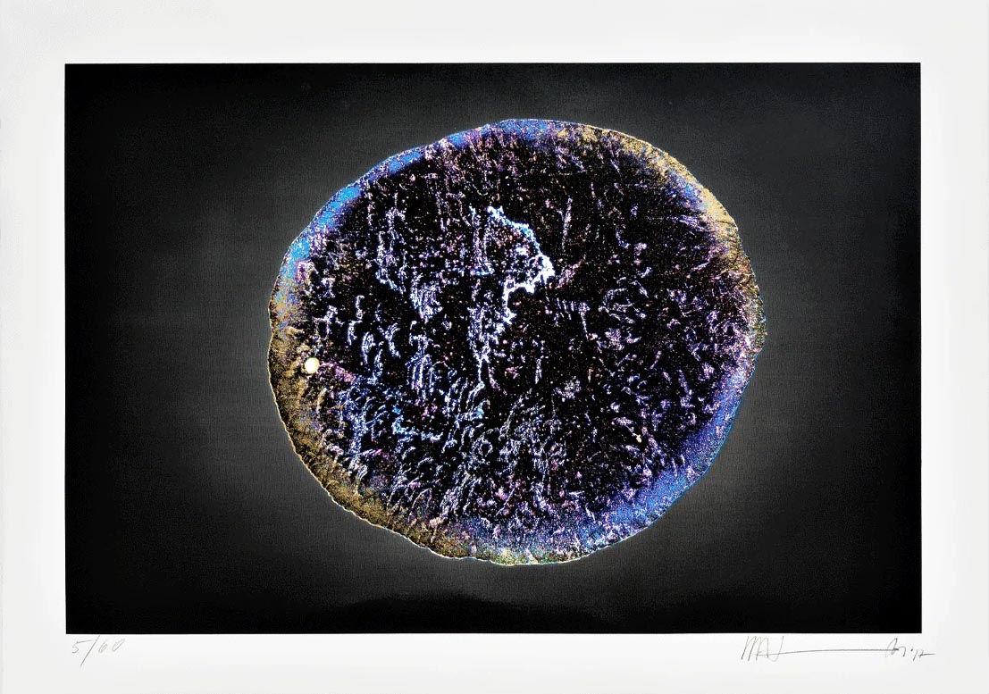 Kunstwerk von HA Schult aus der Reihe Action Blue im Hotel THE WELLEM Düsseldorf