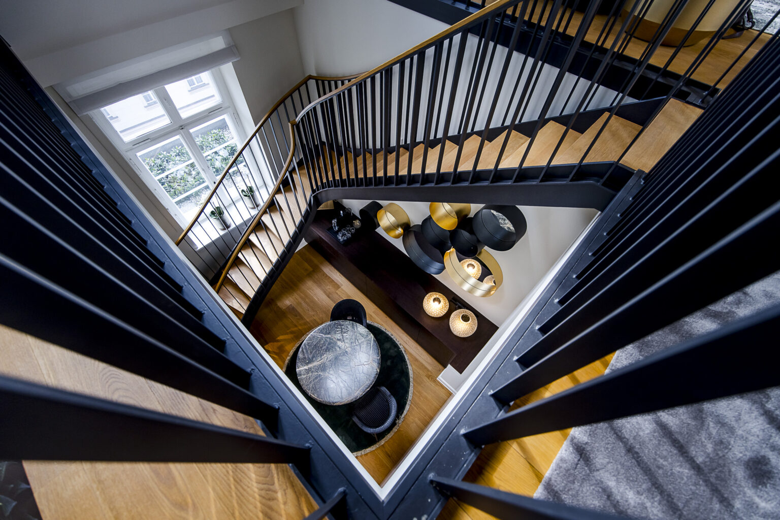 Treppenhaus der Rotunden Suite im Luxushotel The Wellem in Düsseldorf
